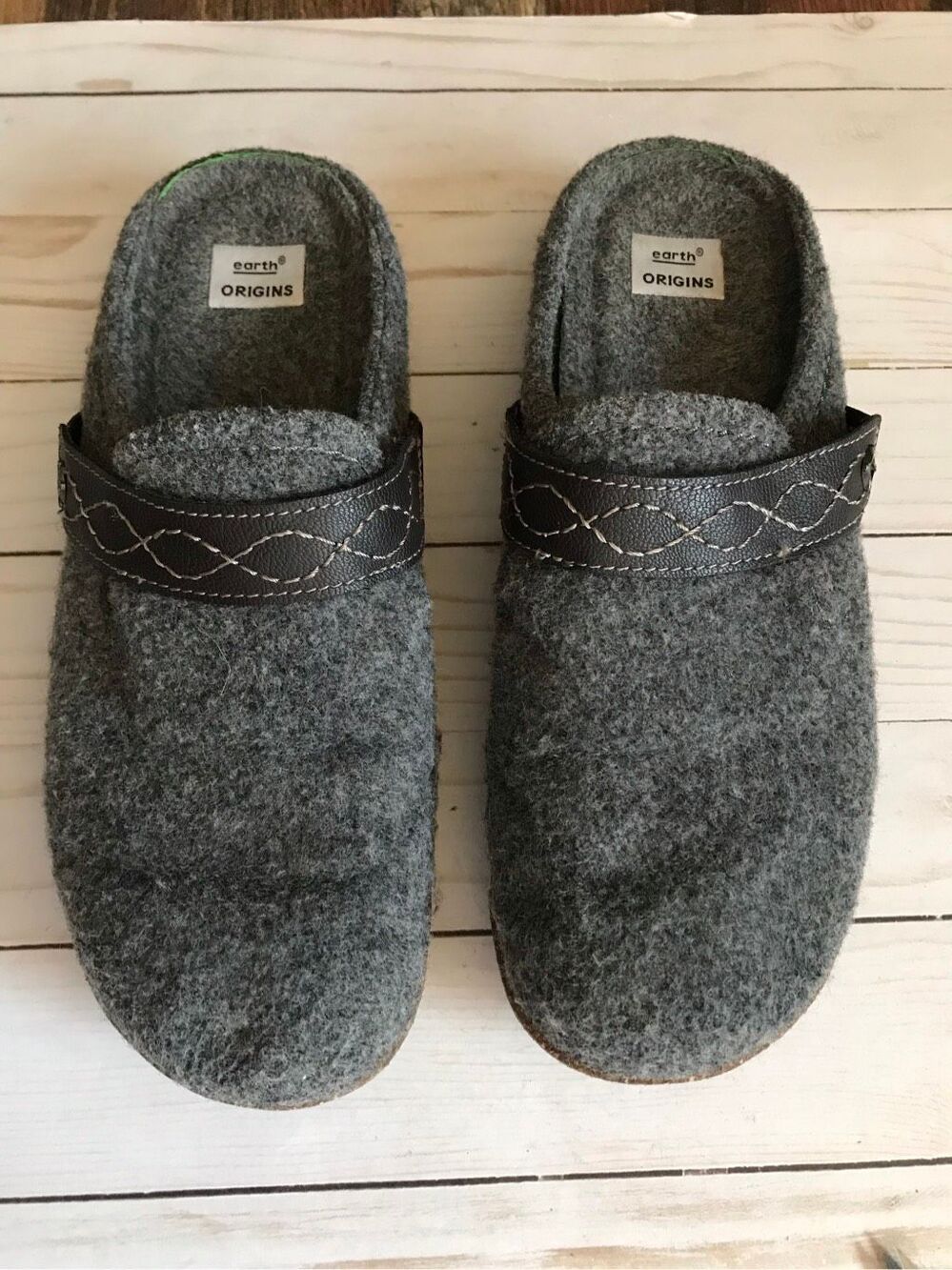 Earth Orgins Size 9.5 slip on gray Janet clogs decorative strap on top